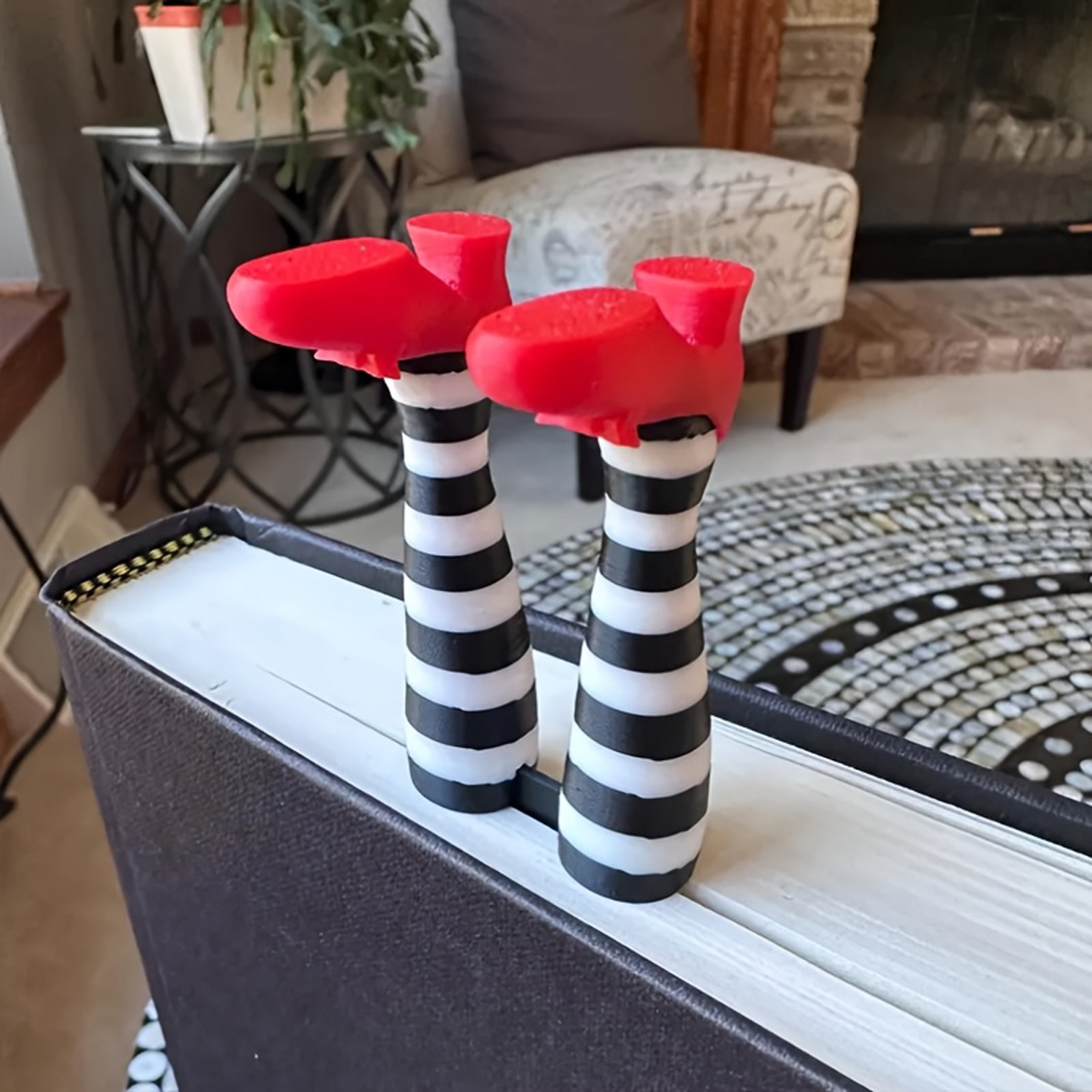 Coffee Shop Equipment - 1Pc Red High Heels Witch Legs